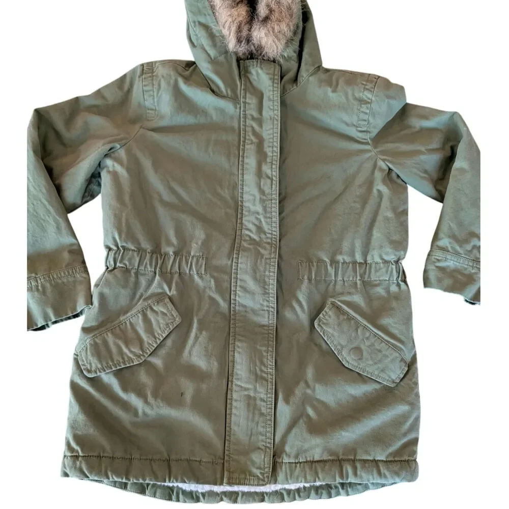 GAP kids olive green hooded jacket. S sz 6/7, 120 cm